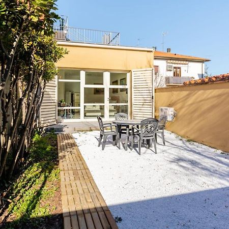 { White Garden } -Comfort, Parking & Wi-Fi- Lucca Exterior foto