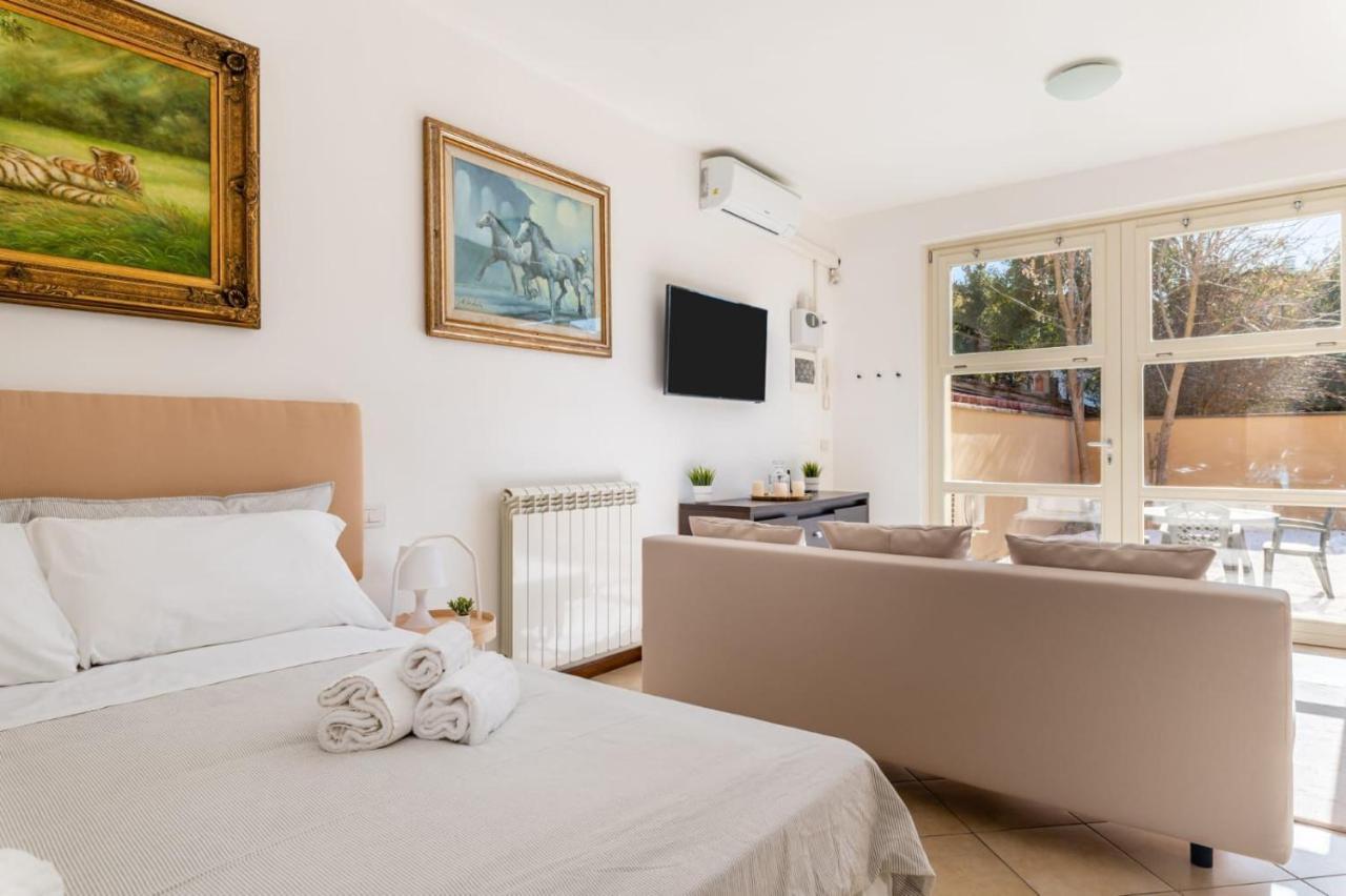 { White Garden } -Comfort, Parking & Wi-Fi- Lucca Exterior foto